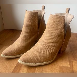 Arider Girl slide slit bootie